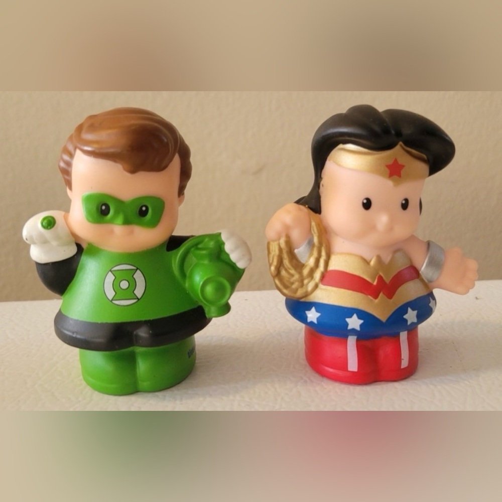 FISHER-PRICE - DC GREEN LANTERN AND WONDER WOMAN SUPERHERO FIGURES LITTLE PEOPLE